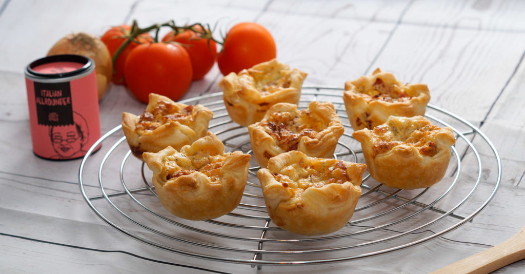 Pizza Muffins Herzhaft Aus Blatterteig Leckergebacken